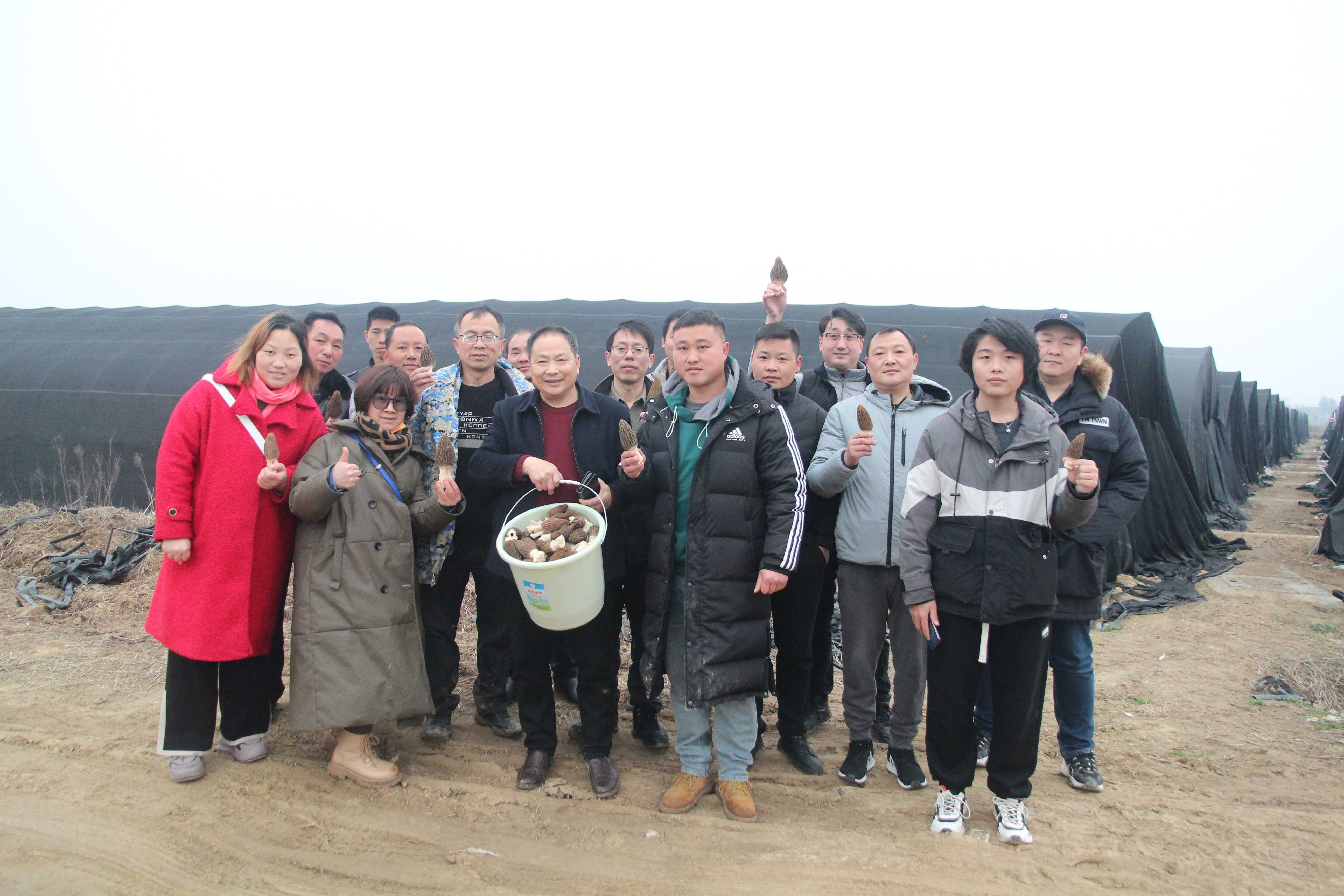 2023年立新食用菌技术培训基地第三期学员在合肥立新菌种场培训学校合影
